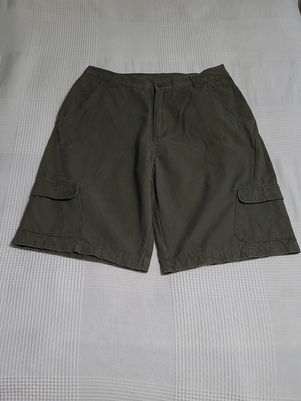 Airwalk 100% Cotton Olive/Khaki Cargo Shorts with Flap Pockets, Size 32